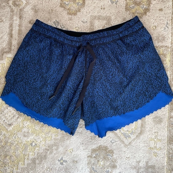 Lululemon Hit It Short Cerulean Blue size 4 - Picture 6 of 13